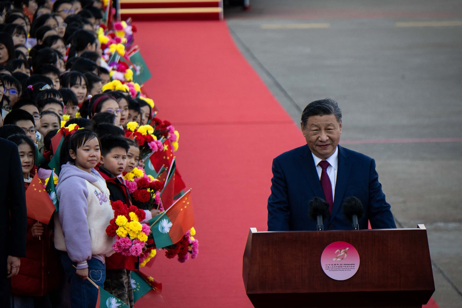 中国国家主席习近平12月18日在澳门机场讲话