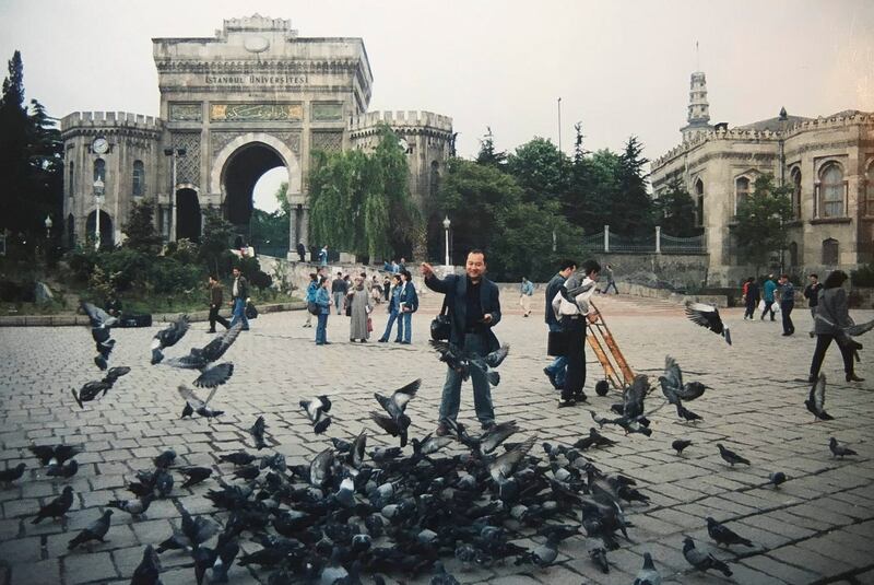 1998年，安华托帝在土耳其伊斯坦布尔学习语言。（安华托帝提供）