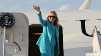 Ngoại trưởng Mỹ Hillary Rodham Clinton khởi đầu chuyến công du Pháp, Nhật Bản, Mông Cổ, Việt Nam, Lào, Campuchia, Ai Cập và Israel rời Washington, DC vào ngày 05 tháng 7. Courtesy state.gov