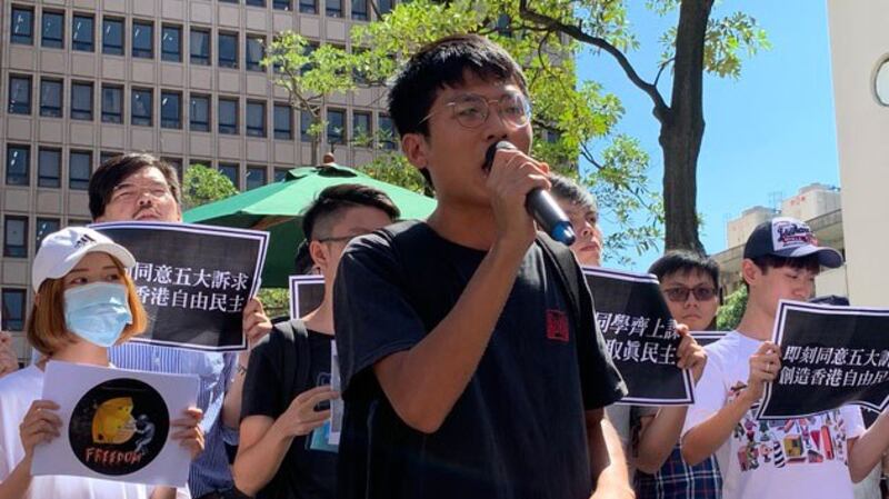 东华学生会会长许冠泽呼吁港府释放港生，台湾照顾港生就学权。(记者 黄春梅摄)