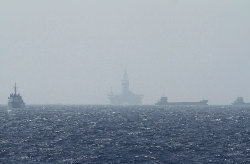 A file photo showing an oil rig (center) which China calls Haiyang Shiyou 981, and Vietnam refers to as Hai Duong 981, in the South China Sea, off the shore of Vietnam, May 14, 2014. Credit: Reuters