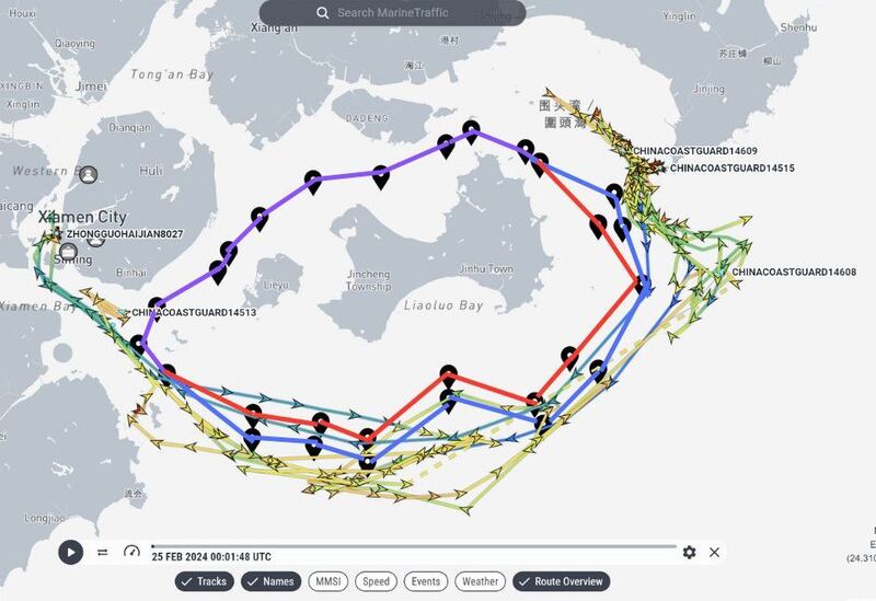 中国海警船14608、14609、14513和14515，以及海监船8027船在25日当天于金厦海域的动向，其中穿越红色禁止线的为海监8027。（图截自Marine Traffic）