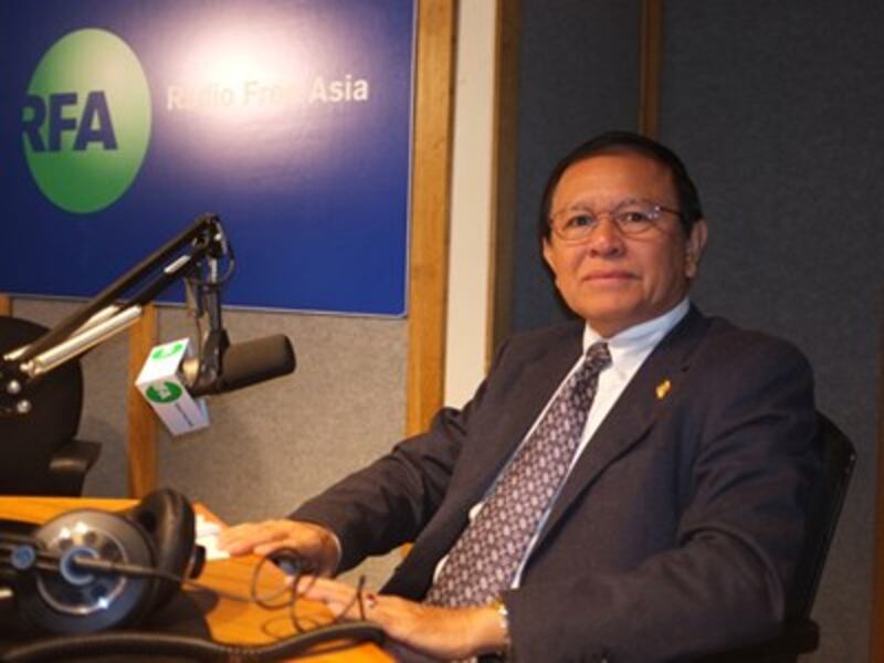 CNRP vice president Kem Sokha takes calls from listeners at RFA's headquarters in Washington, D.C., March 19.