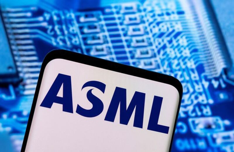 荷兰芯片设备制造商艾司摩尔(ASML)徽标（路透社图片）