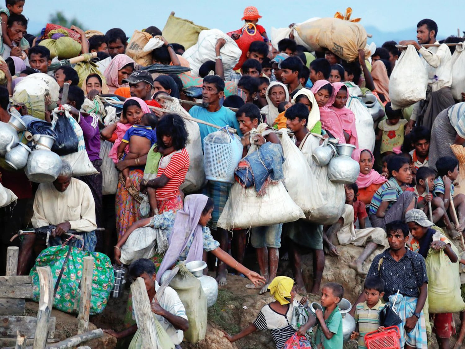 Rohingya-Flüchtlinge aus dem Bundesstaat Rakhine fliehen nach Bangladesch, 9. Oktober 2017. 