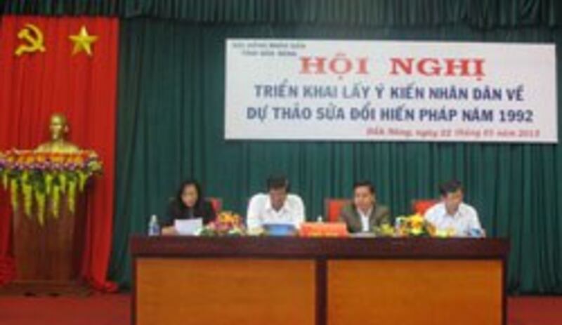 Hội nghị triển khai lấy ý kiến nhân dân về dự thảo sửa đổi hiến pháp năm 1992. Photo courtesy of daknong.gov.vn 