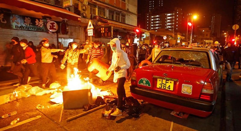 2016年2月8日夜晚至2月9日早晨于香港旺角发生的警民冲突事件。（美联社）