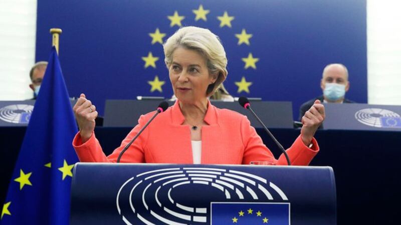 欧盟执行委员会主席冯德莱恩( Ursula Von der Leyen)表示，"欧盟正在提供一个强化的伙伴关系，以推进贸易、投资和互联互通，同时应对共同的全球挑战并加强基于规则的国际秩序。"（美联社图片）