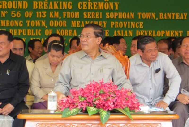 Hun Sen makes his first public appearance following the commune elections, June 7, 2012. Credit: RFA