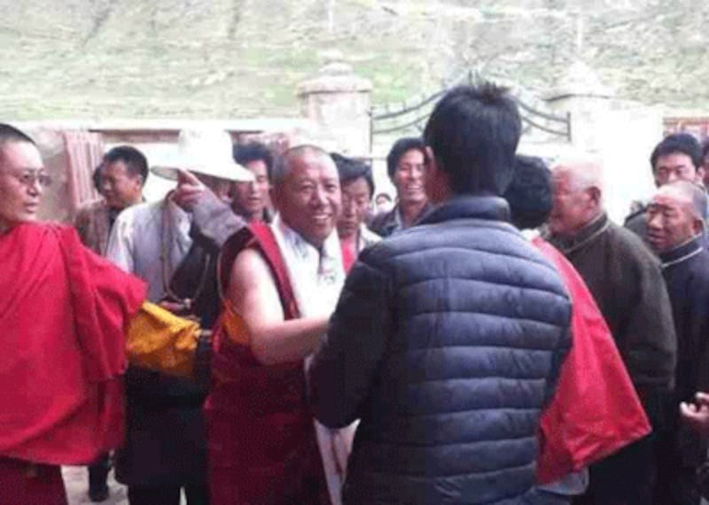 Ngawang Lobsang on his release, June 13, 2014. (Photo courtesy of an RFA listener) 