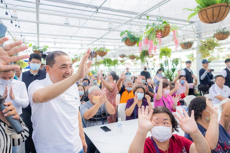 国民党总统参选人侯友宜强调，如何在政党合作上共同面对，这才是解决问题的关键。(侯友宜办公室提供)