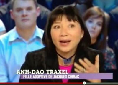 Bà Anh Đào Traxel nói chuyện với đài TH Le Grand Journal CanalPlus 