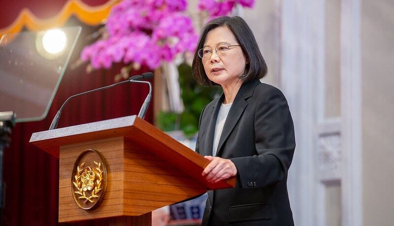 台湾的总统蔡英文交付张忠谋对APEC会员国阐述三立场。(台湾的总统府提供)