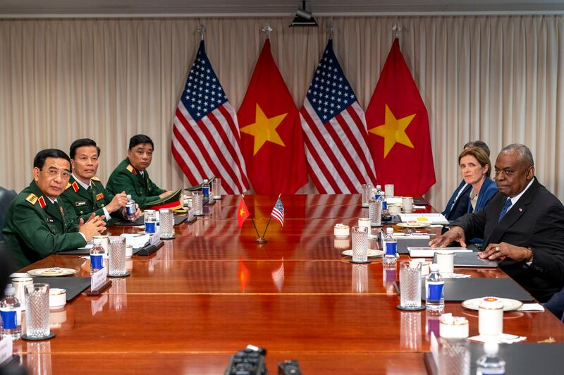 Giang meeting.jpg