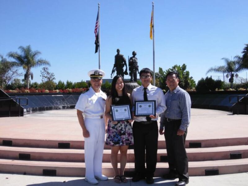 Lễ trao học bổng “Fallen Heroes Scholarship 2016” của hội VAUSA tại Tượng Ðài Chiến Sĩ Việt Mỹ, Westminster.