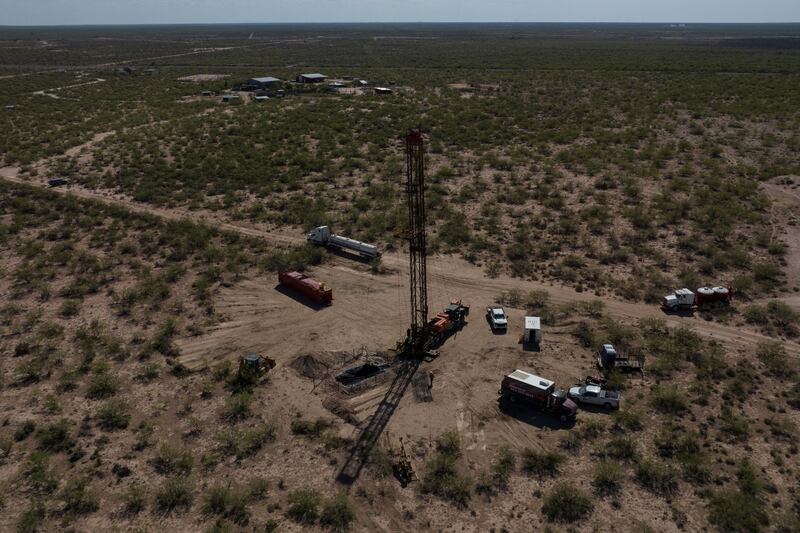 2024-08-14T100230Z_1673942348_RC2GA9ATW3CV_RTRMADP_3_USA-OIL-WELLS-PLUGGING.JPG