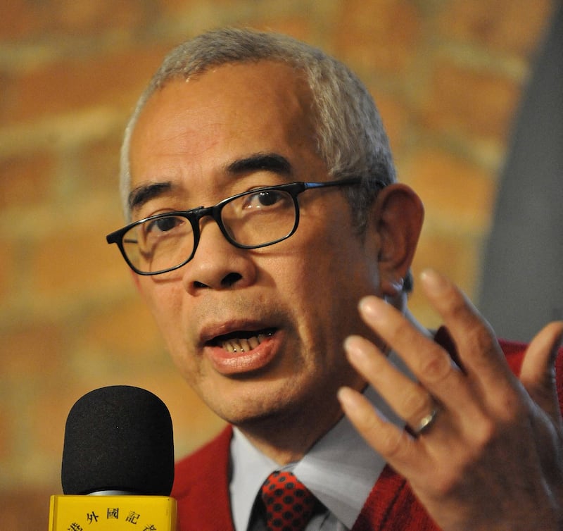 Former Straits Times reporter Ching Cheong speaks at a press conference at the Foreign Correspondents Club in Hong Kong on Feb. 21, 2008. (Ted Aljibe/AFP)