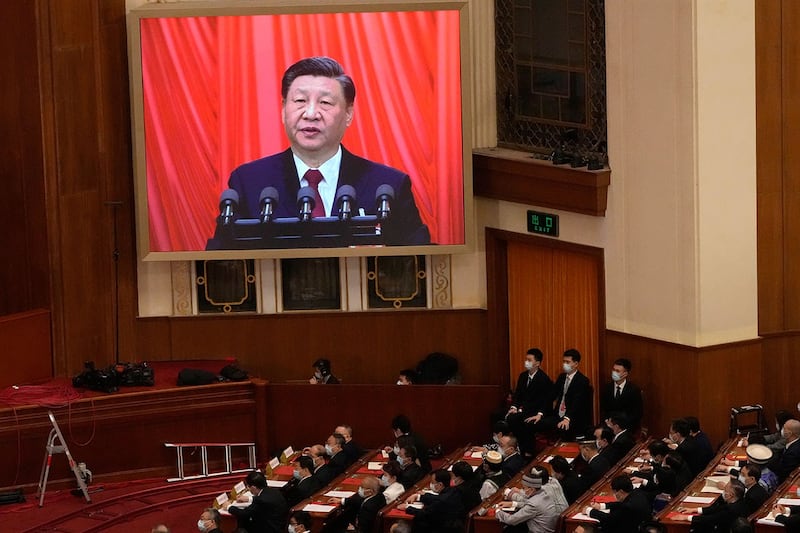 2023年3月13日，习近平在北京人民大会堂举行的中国人大会闭幕式上发表讲话。（路透社）