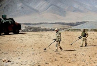 Quân đội đồng minh tại Afghanistan trong một cuộc hành quân mở đường. AFP ảnh minh họa