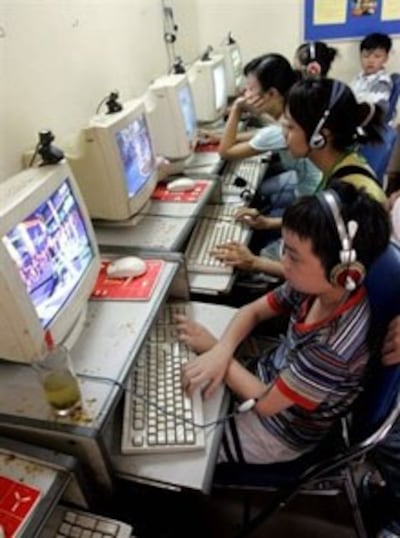 youth-and-online-game-220.jpg