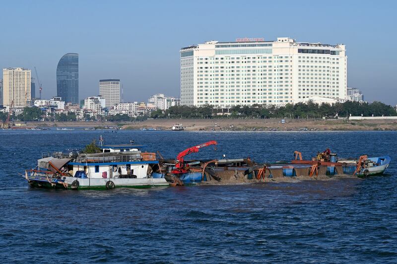 ENG_ENV_Mekong_sand_03142023.1.jpg