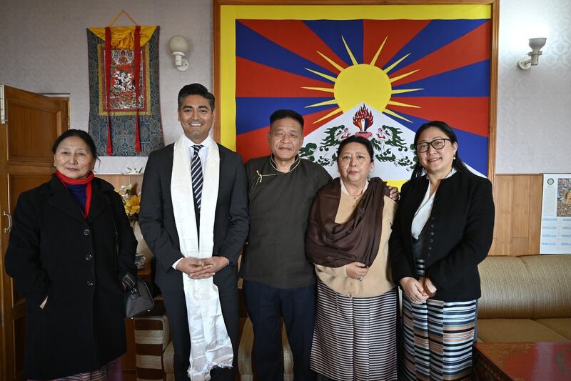 Cincinnati Mayor Aftab Karma Singh Pureval with Sikyong Penpa Tsering, Education Kalon Tharlam Dolma, Security Kalon Gyari Dolma and DIIR Kalon Norzin Dolma at Kashag Secretariat. Photo | Tenzin Jigme | CTA