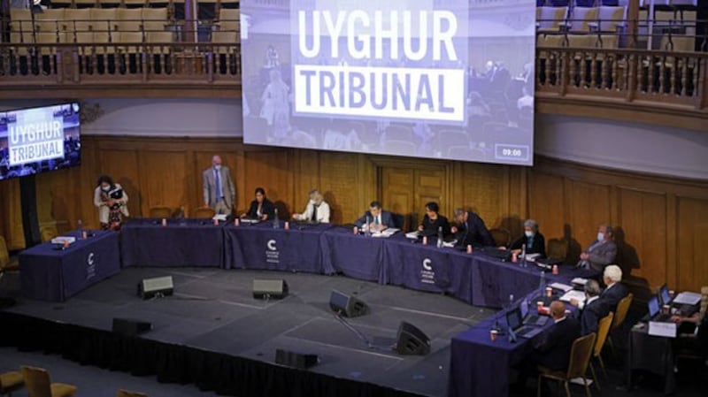 流亡海外的新疆维吾尔人组织维吾尔特别法庭(Uyghur Tribunal)从6月4日开始在伦敦进行为期四天的听证会（法新社图片）