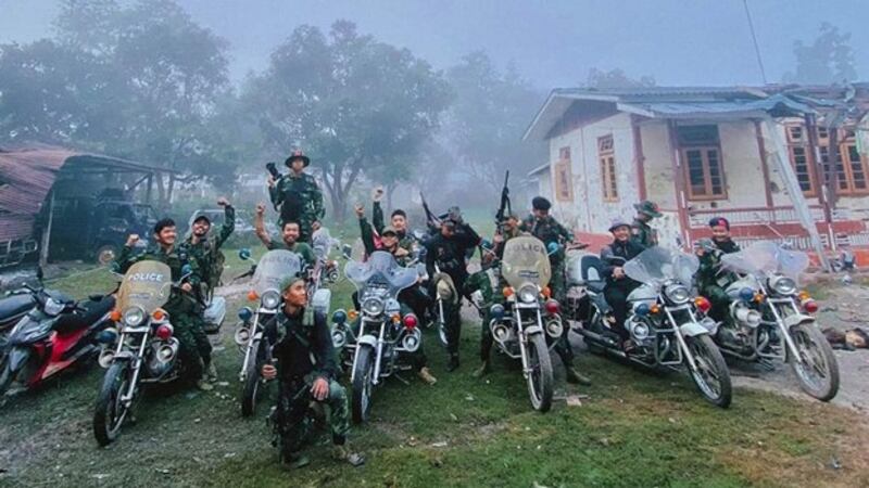 Joint Karenni resistance forces celebrate after seizing the state police station in Loikaw, capital of eastern Myanmar's Kayah state, Dec. 10, 2013. (Progressive Karenni People's Force)