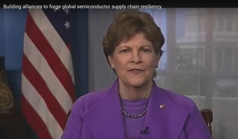 美国联邦籍参议员沙欣（Jeanne Shaheen）在研讨会上表示，美国政府不只应该与台湾、日本、韩国合作，解决半导体供应链的问题，美国也需要与欧洲盟国达成共识，才能共同阻止中国的科技扩张。（视频截图/TAC）