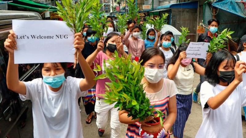 myanmar-protesters-welcome-nug-yangon-apr17-2021.jpg