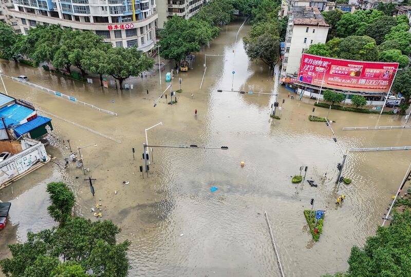 2024年5月19日，广西南宁街道因大雨被洪水淹没。（法新社）