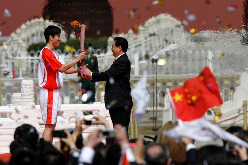 2008-03-30T110000Z_1022541235_GM1E43V0YL201_RTRMADP_3_OLYMPICS-BEIJING-TORCH.JPG