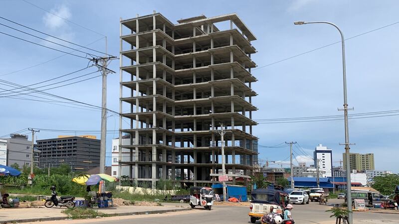 Building_construction_left_unfinished_by_Chinese_investors_in_Sihanoukville_080122_Standout_9a.jpeg