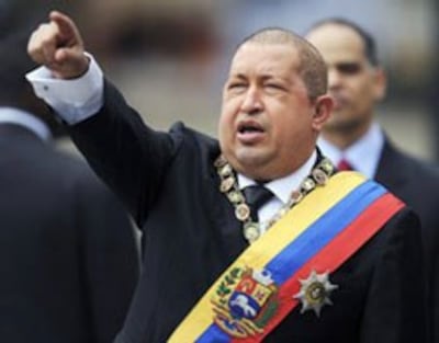 Tổng thống Venezuela Hugo Chavez trong một buổi lễ kỷ niệm cái chết của Liberator Venezuela Simon Bolivar ở Caracas vào ngày 17 Tháng 12 năm 2011. AFP PHOTO/JUAN Barreto