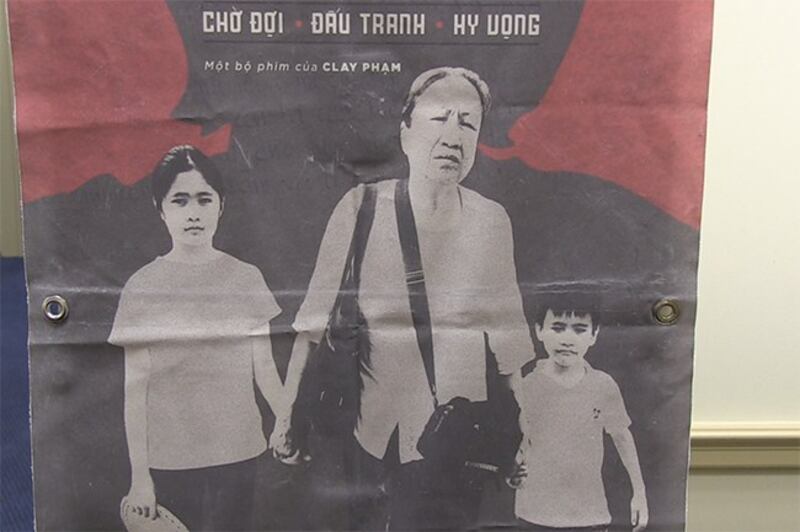 Poster phim Mẹ Vắng nhà.