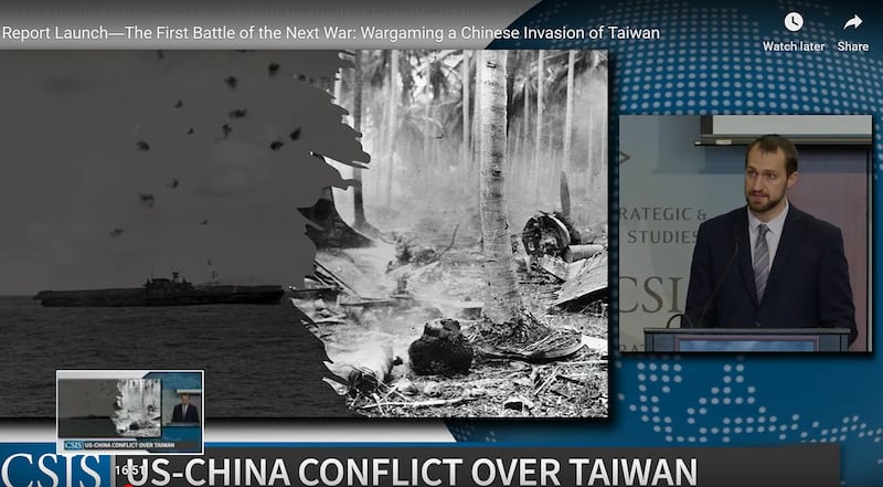 美国海军战争学院（U.S. Naval War College）高级研究员、报告作者之一的坎西恩（Matthew Cancian）在会上强调，在中国攻台的24个情境中，有四个必要要件必须达成，美、日、台联军才有可能在战争中获胜。（视频截图/CSIS）