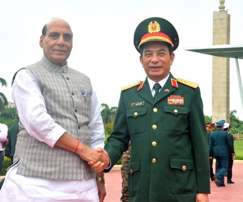 Giang Rajnath Singh.jpg