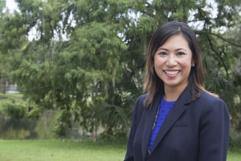 Dân biểu gốc Việt Stephanie Murphy.