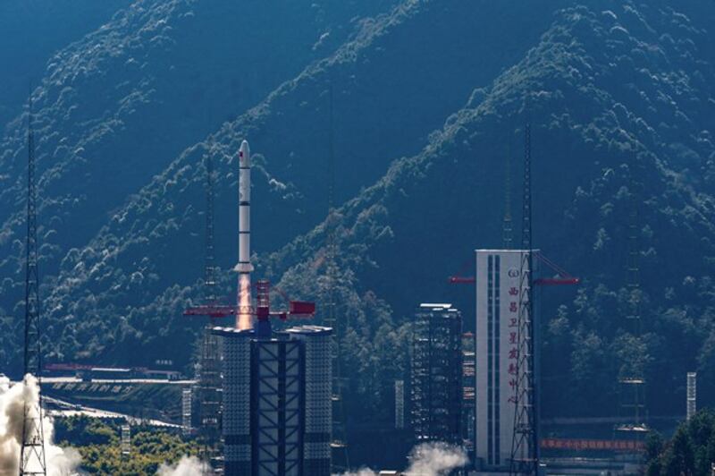 China's Long March-2C rocket, carrying the Einstein probe satellite, lifts off from the Xichang Satellite Launch Center in Xichang, in southwestern China's Sichuan province, Jan. 9, 2024. (AFP)