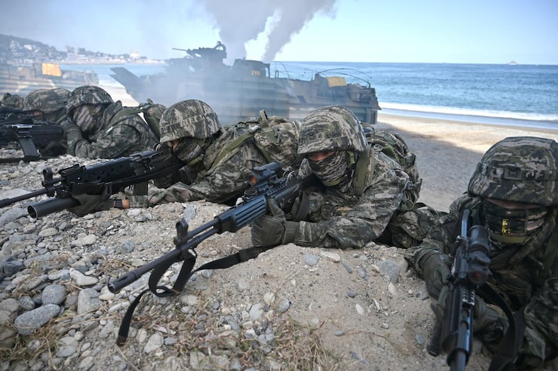 2022-10-26T075630Z_667670776_RC2V8X9AVPDO_RTRMADP_3_SOUTHKOREA-MILITARY-DRILL.JPG