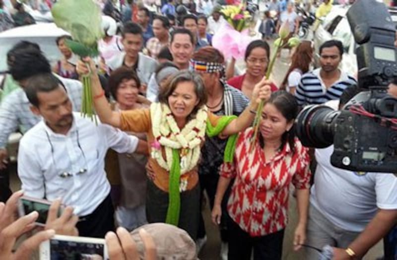 Mu Sochua is released from Prey Sar Prison, July 22, 2014. Credit: RFA