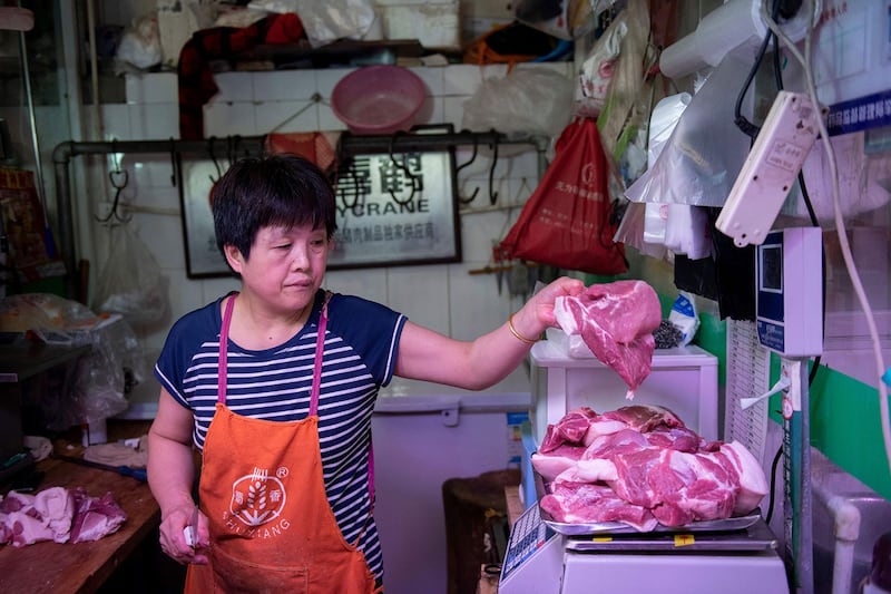 受到非洲猪瘟及美中贸易战影响，中国生猪价格进一步上涨。（资料图/法新社）