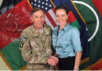 Tướng Petraeus và Paula Broadwell- salon.com photo