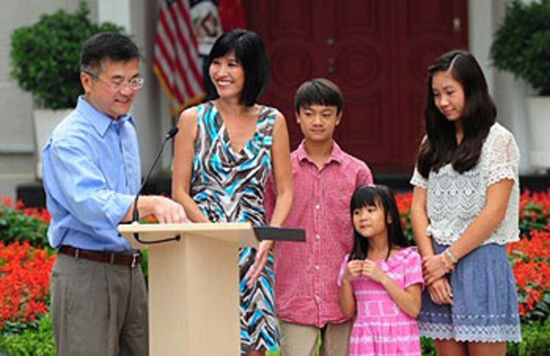 Gary_locke_family_BJ350.jpg