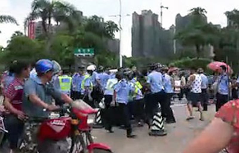 6月5日，欽州多名警察圍攻毆打村民。（村民張先生提供）