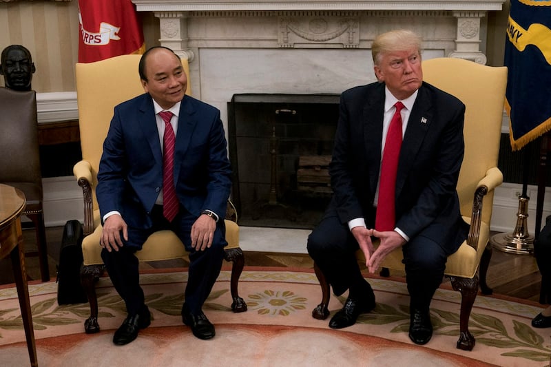 US President Donald Trump (R) meets with Vietnamese Prime Minister Nguyen Xuan Phuc at the White House in Washington, DC, May 31, 2017. Credit: AFP