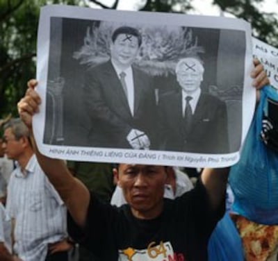 Người dân Hà Nội trong một lần biểu tình chống Trung Quốc hôm 02/6/2013. AFP photo 