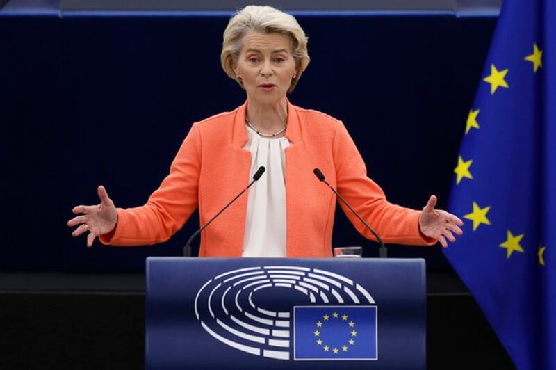 欧洲委员会主席冯德莱恩（Ursula von der Leyen）在声明中说：“只要我们发现证据表明他们（欧洲电动汽车生产商）的努力受到市场扭曲和不公平竞争的阻碍，我们就会采取果断行动。”（美联社图片）