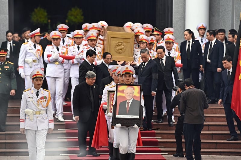 Ông Tô Lâm cùng các lãnh đạo Việt Nam tại tang lễ cố Tổng Bí thư Nguyễn Phú Trọng hôm 26/7/2024. AFP PHOTO.