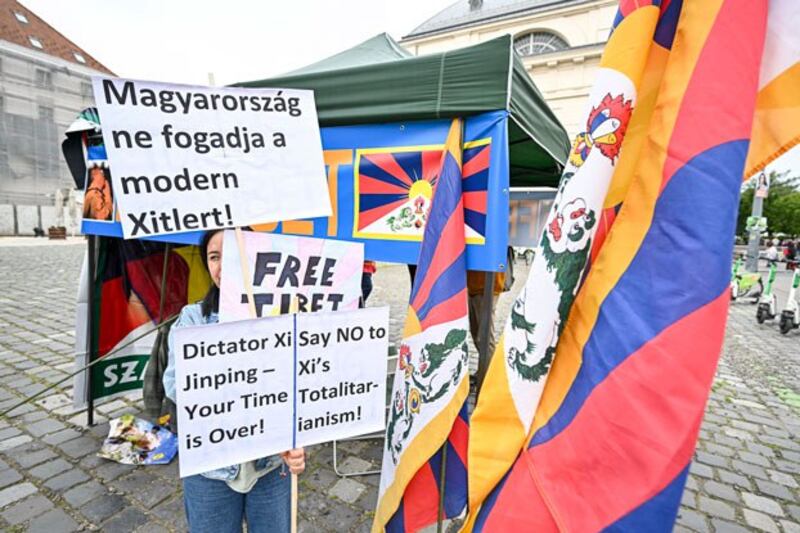 Tibetan activists and supporters prepare for a three-day protest in central Budapest, Hungary, on May 8, 2024, prior to a visit by Chinese President Xi Jinping. (Attila Kisbenedek/AFP)